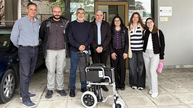 Πανεπιστήμιο Μακεδονίας: 7 αναπηρικά αμαξίδια από ανακύκλωση καπακιών