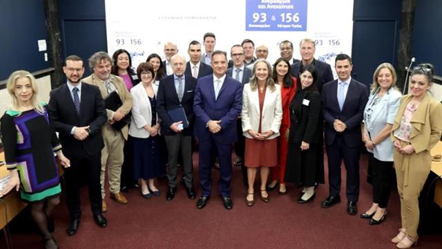 Συνάντηση Γεωργιάδη με το Τμήμα Εμπορικών Υποθέσεων της Αμερικανικής Πρεσβείας