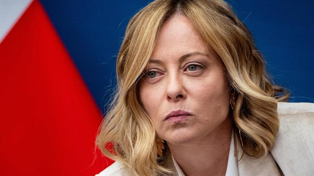 Κριτική κατά της Μελόνι μετά την αποχή της Ιταλίας από τη συμφωνία για την πανδημία