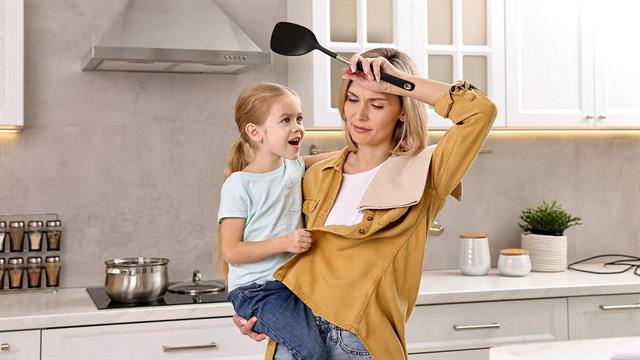 Ημέρα υγείας της γυναίκας: Οι πολλαπλές πιέσεις θέτουν σε κίνδυνο την υγεία τους