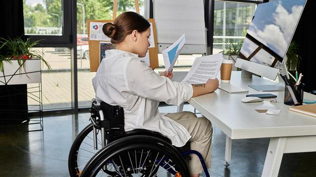 Eurostat: Ανισότητες στην εργασία για γυναίκες και άτομα με αναπηρία