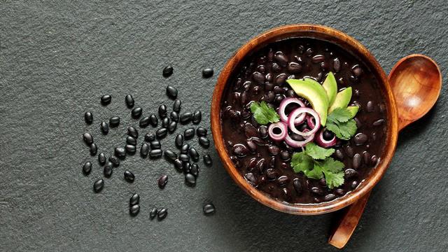Φασόλια και ρεβίθια συμβάλλουν στη μείωση της χοληστερόλης και της φλεγμονής σε ανθρώπους με προδιαβήτη