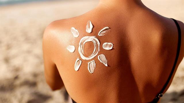 Προστατεύει ένα αρχικό μαύρισμα από περαιτέρω βλάβη του ήλιου;