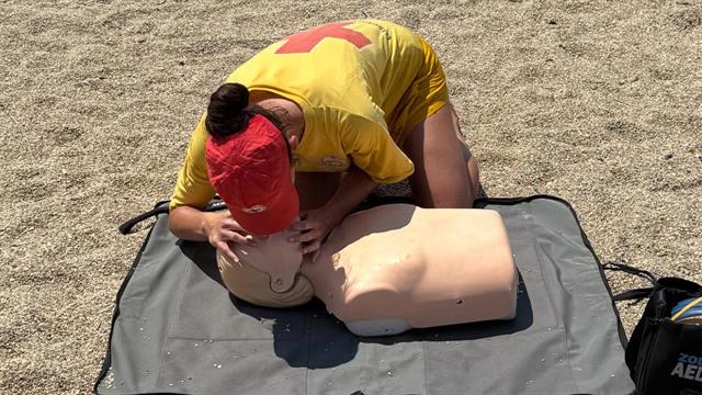 Πνιγμός στη θάλασσα: Οδηγίες πρόληψης και αντιμετώπισης από τον ΕΕΣ