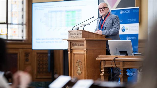 Andrew Scott: Δεν αρκεί να αυξάνεται το προσδόκιμο ζωής