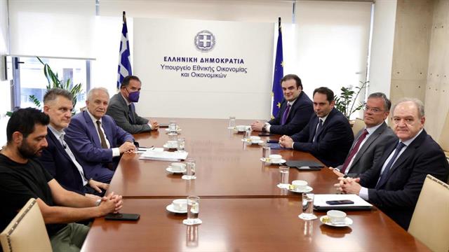 Ανάσα σε παρόχους του ΕΟΠΥΥ: Τι ανακοινώθηκε για φαρμακεία - διαγνωστικά κέντρα