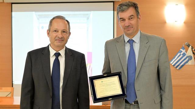 Δωρεά εξωτερικού απινιδωτή στο Χαροκόπειο Πανεπιστήμιο από την Ελληνική Καρδιολογική Εταιρεία