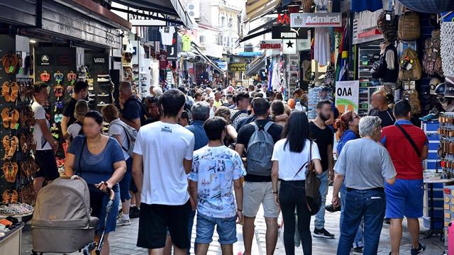 Καλπάζει το στέλεχος ΝΒ.1.8.1 του κορωνοϊού στην Ευρώπη - Τι γίνεται στην Ελλάδα [γράφημα]