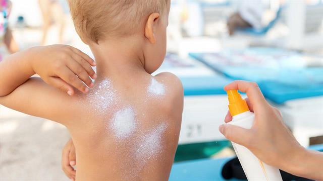 Αντηλιακό για παιδιά: Τι πρέπει να ξέρει κάθε γονιός