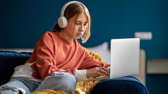 Τα παιδιά λένε τα μυστικά τους στην τεχνητή νοημοσύνη και σε εμάς ούτε γεια...