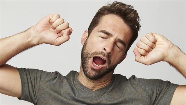 Γιατί νιώθουμε ωραία να τεντωνόμαστε και να χασμουριόμαστε;