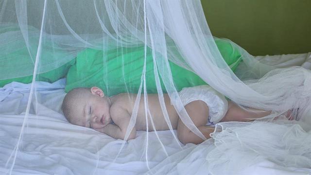 Κουνούπια: Πότε κινδυνεύουν τα μωρά από το τσίμπημά τους;