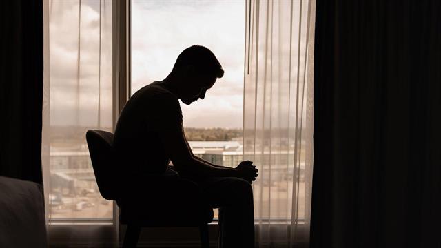 Συνδέεται η εποχή της γέννησης ενός άντρα με την κατάθλιψη;