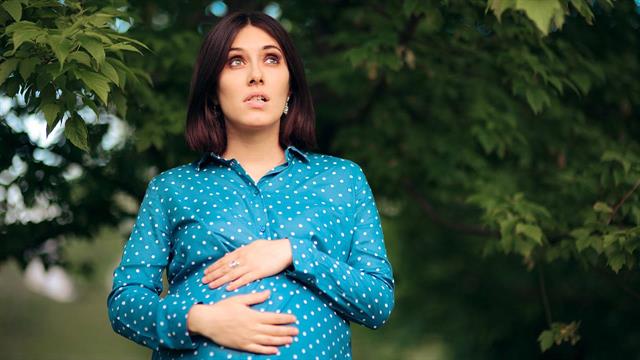 Φόβος τοκετού: Μείνετε θετικές για να μειωθεί το άγχος [μελέτη]