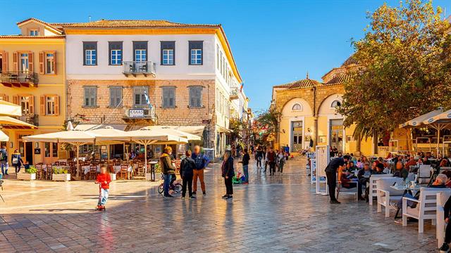 Πόσα υγιή χρόνια ζουν γυναίκες και άνδρες στην Ελλάδα - Σύγκριση με την Ευρώπη [πίνακες]