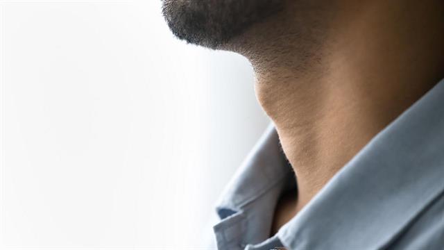 Η τεχνητή νοημοσύνη θα μπορεί να εντοπίσει τον καρκίνο στον λάρυγγα αντρών ακούγοντας τη φωνή τους