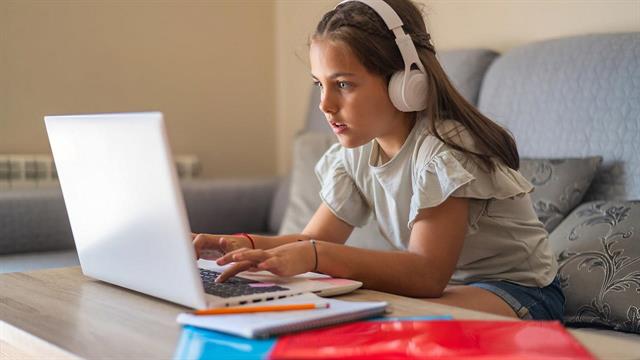 Πώς να εξηγήσεις στα παιδιά τι είναι η AI - Χωρίς φόβο και χωρίς παραμύθια