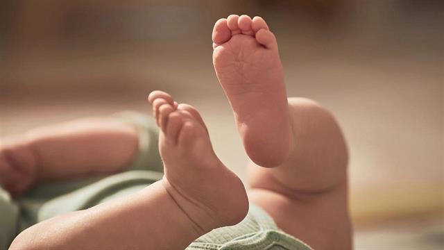 Πρόωρα, αλλά πανέτοιμα: Όσα χρειάζεται να ξέρει ένας γονιός για το πρώτο έτος ζωής ενός πρόωρου μωρού