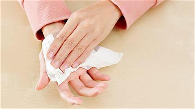 Υπεριδρωσία: Ποια δερματικά προβλήματα προκαλεί