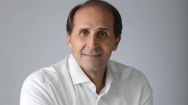 Απεβίωσε ο Απόστολος Βεσυρόπουλος