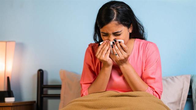 Μπορώ να φταρνιστώ όσο κοιμάμαι;