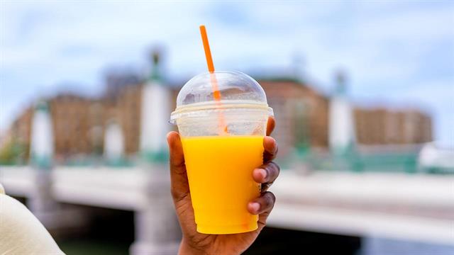 Η ακραία ζέστη ωθεί στην κατανάλωση περισσότερων σακχαρούχων ροφημάτων και παγωμένων γλυκών