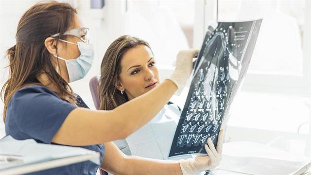 Mεγάλες καθυστερήσεις στις οδοντιατρικές πράξεις