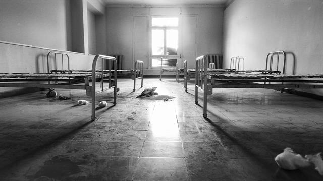 Με ασθενοφόρο και όχι με περιπολικό η μεταφορά για ακούσια νοσηλεία με εισαγγελική εντολή [νομοσχέδιο]