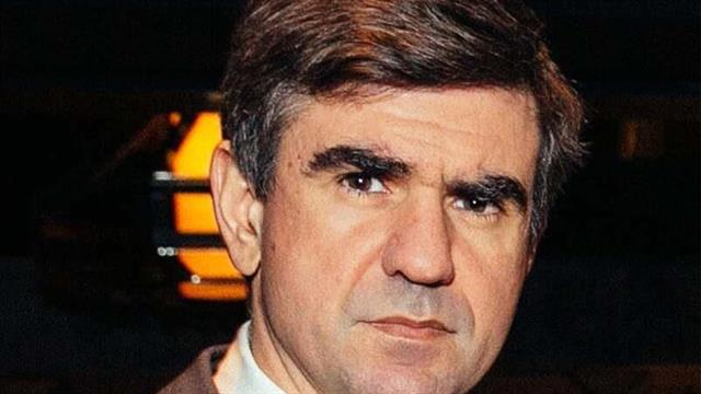 Ο Νίκος Βαρδινογιάννης της AVE μπαίνει στα φαρμακεία