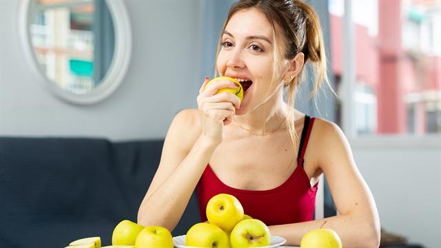 Υγιεινές συνήθειες στα 20 ή στα 30  μειώνουν τον μελλοντικό κίνδυνο καρδιοπάθειας και εγκεφαλικού