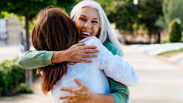 Πώς διατηρείται μια φιλία για πολλά χρόνια;
