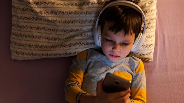 Επιβλαβείς ουσίες στα ακουστικά: Ποιες είναι και τι πρέπει να προσέχουμε