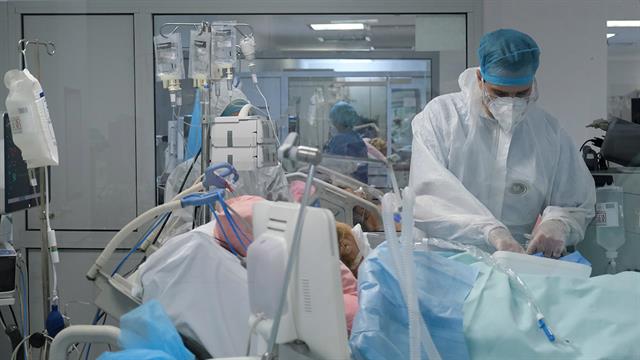 ΕΟΔΥ: 2  θάνατοι ασθενών με CoViD - Μείωση θετικότητας