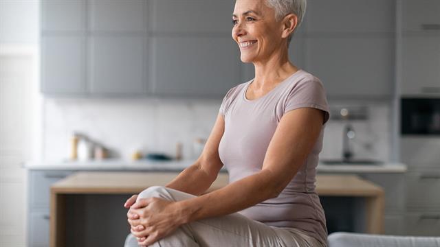 Αρθρίτιδα: Ασκήσεις στο σπίτι μειώνουν τον πόνο στα γόνατα [μελέτη]