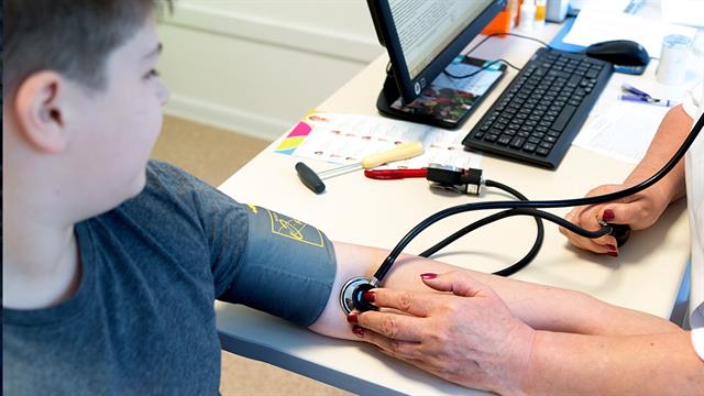 Εκρηκτική άνοδος της υπέρτασης στα παιδιά-  διπλασιάστηκαν τα περιστατικά