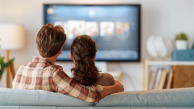 Οι αγαπημένες μας σειρές όντως ωφελούν την ψυχολογία