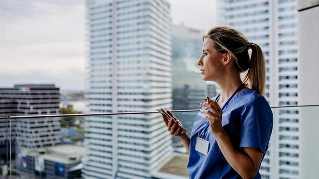 Ο ΠΟΥ προειδοποιεί για τα προϊόντα καπνού