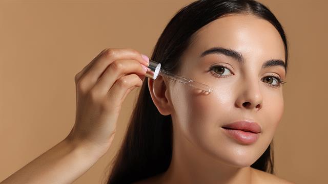 Βιταμίνη C και ορός νύχτας: Η νέα εποχή στην περιποίηση