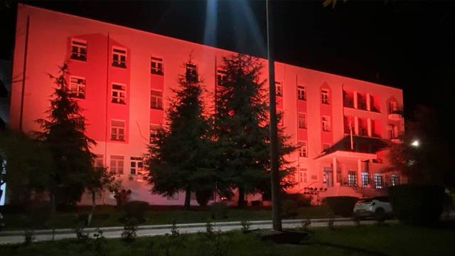 Πορτοκαλί φως στο νοσοκομείο Παπανικολάου