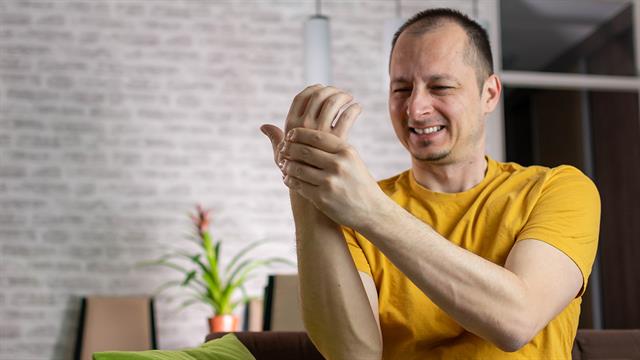 Γιατί αισθάνομαι μυρμήγκιασμα σε χέρια και πόδια;