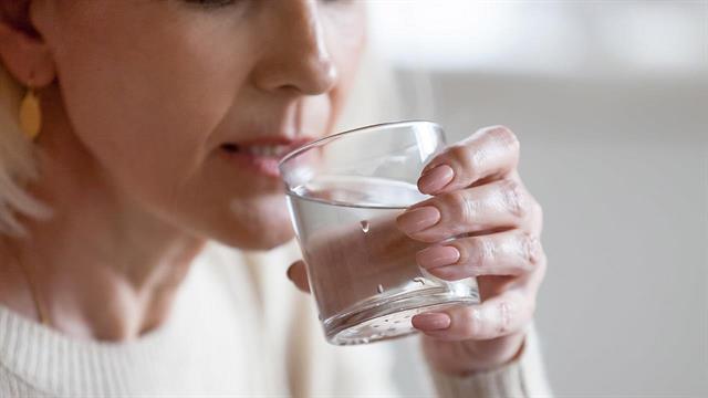 Η επαρκής πρόσληψη υγρών σταματά την παχυσαρκία