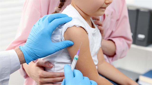 Υπόμνημα του αμερικανικού Οργανισμού Φαρμάκων συνδέει 10 θανάτους παιδιών με εμβόλια κατά της CoViD