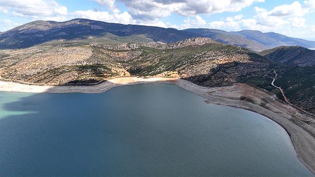 Στεγνώνουν Μόρνος και Υλίκη παρά τις τελευταίες βροχές