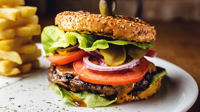 Τι συμβαίνει όταν τρώμε συνέχεια fast food;