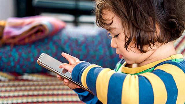 Έρευνα για τη χρήση οθονών και social media από παιδιά στην Ελλάδα