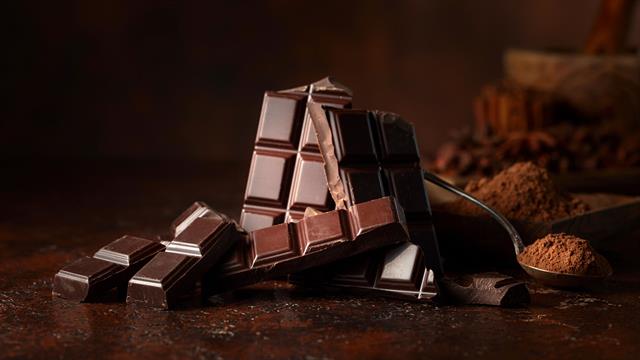 H μαύρη σοκολάτα είναι πιθανό να επιβραδύνει τη γήρανση [μελέτη]