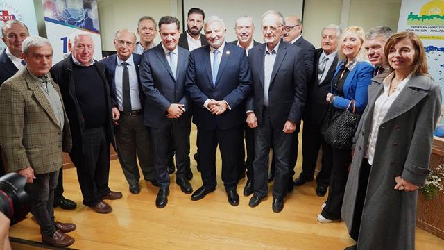 Αύξηση ιατρικής αμοιβής κατά 30% ανακοίνωσε ο υπουργός Υγείας στην παρουσίαση του βιβλίου Πατούλη