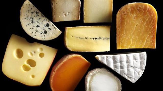 Τυριά με πολλά λιπαρά: Μπορούν να προστατεύσουν από την άνοια;