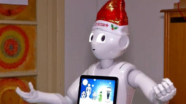 Θεσσαλονίκη: Κάλαντα από το ρομπότ Pepper στο Γ. Γεννηματάς