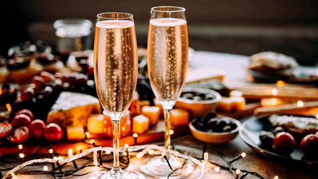 Συνήθη λάθη που αποτελούν κοινή πηγή ιατρικών προβλημάτων κατά το ρεβεγιόν της Πρωτοχρονιάς